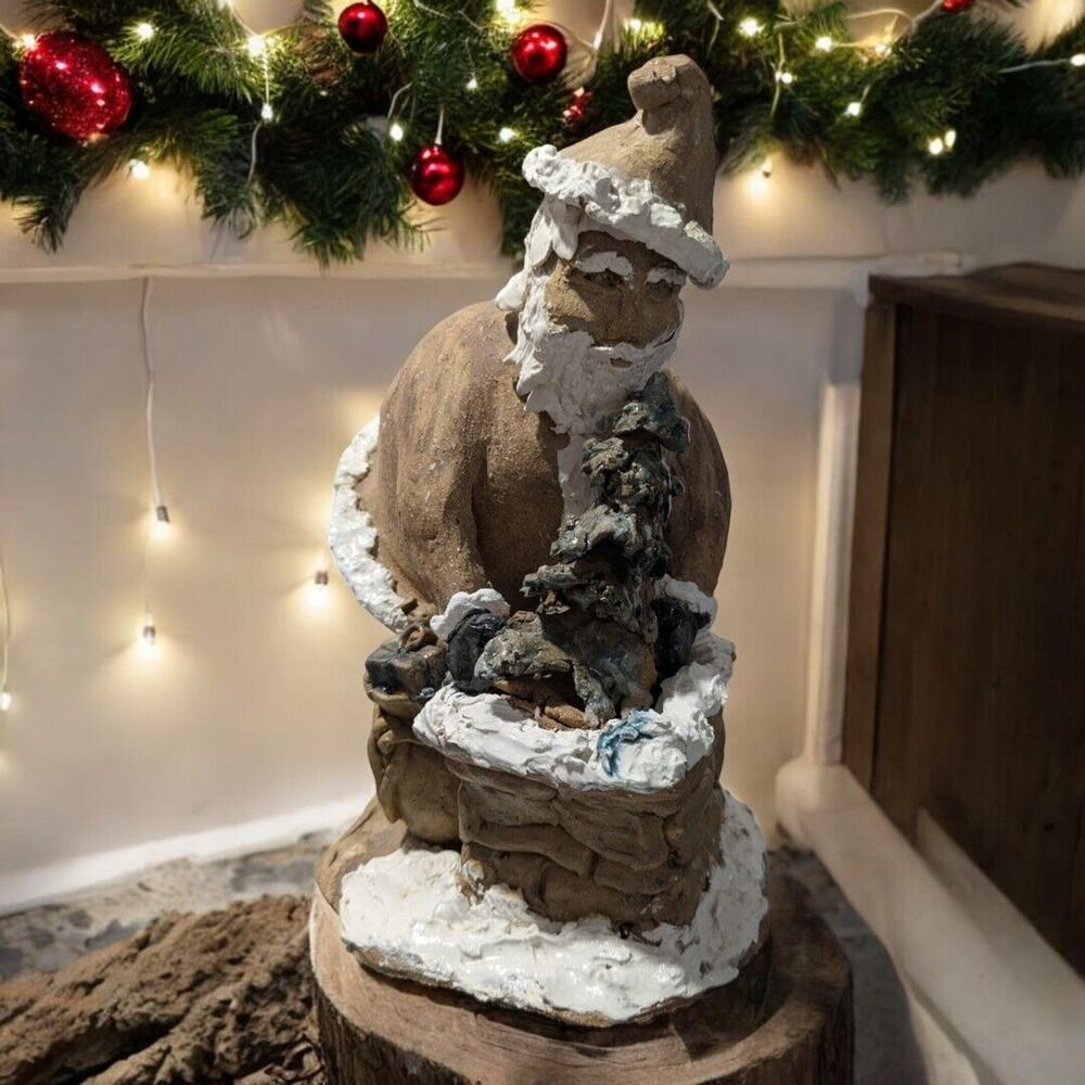VTG Primitive Clay Santa Claus Entering A Chimney Statue 9" Tall